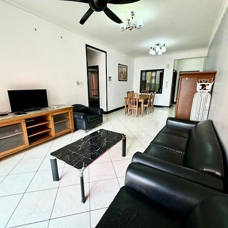 Marina Court Vacation Home 3 Bedrooms - Kota Kinabalu Luaran gambar