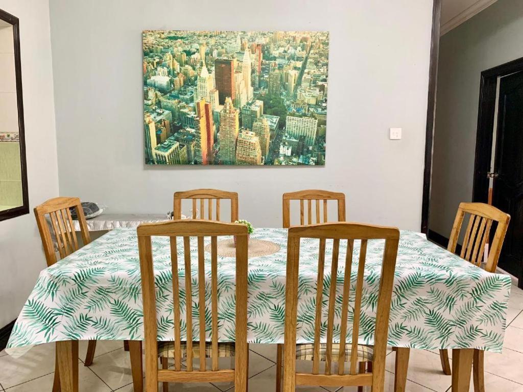Marina Court Vacation Home 3 Bedrooms - Kota Kinabalu Luaran gambar