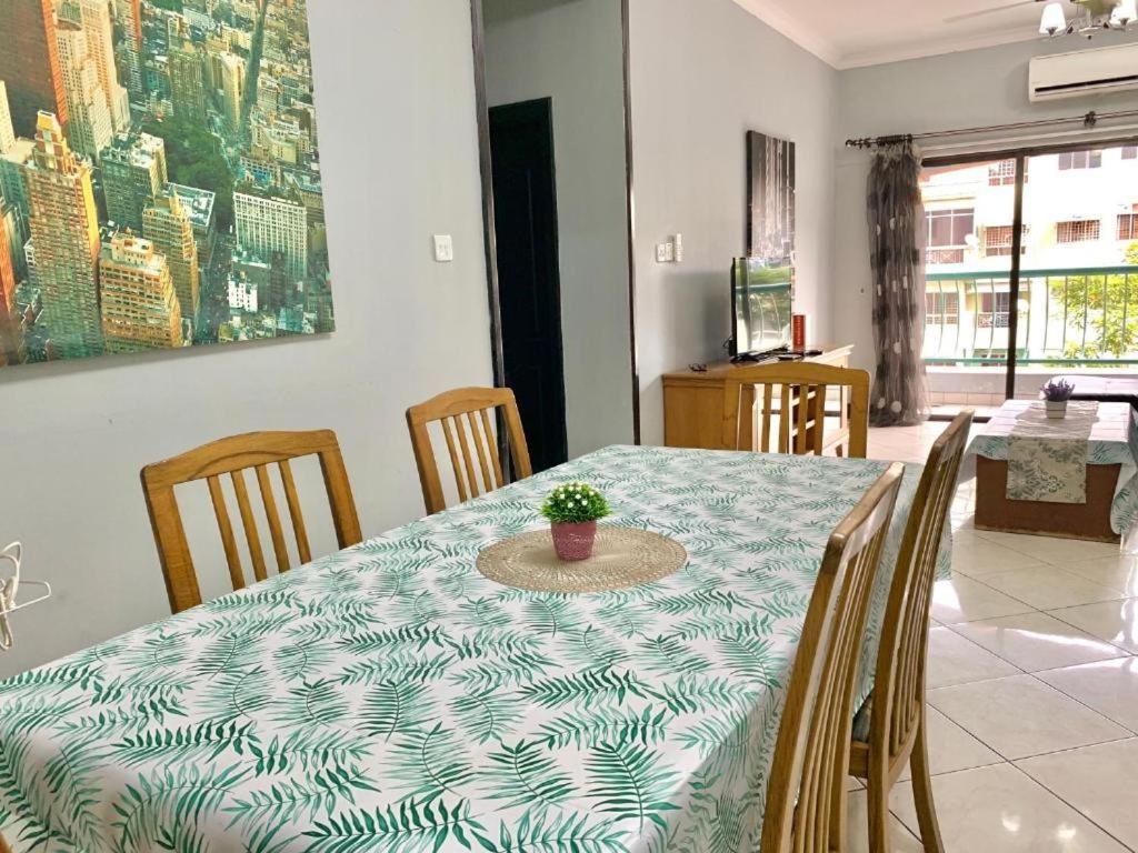 Marina Court Vacation Home 3 Bedrooms - Kota Kinabalu Luaran gambar