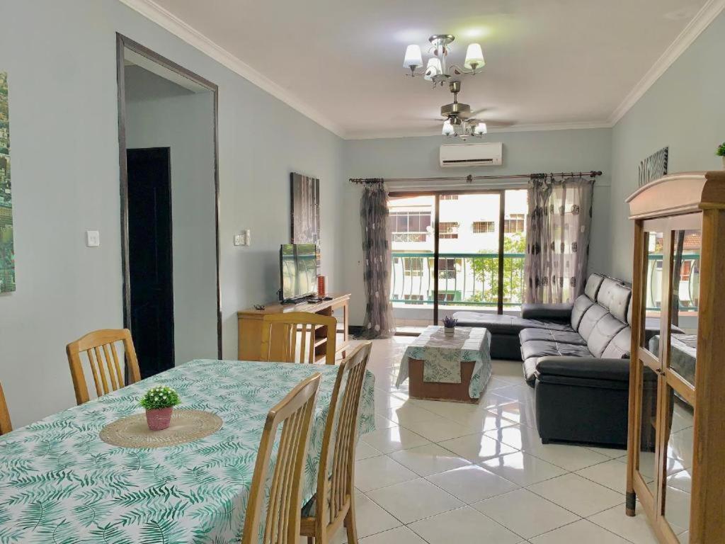 Marina Court Vacation Home 3 Bedrooms - Kota Kinabalu Luaran gambar