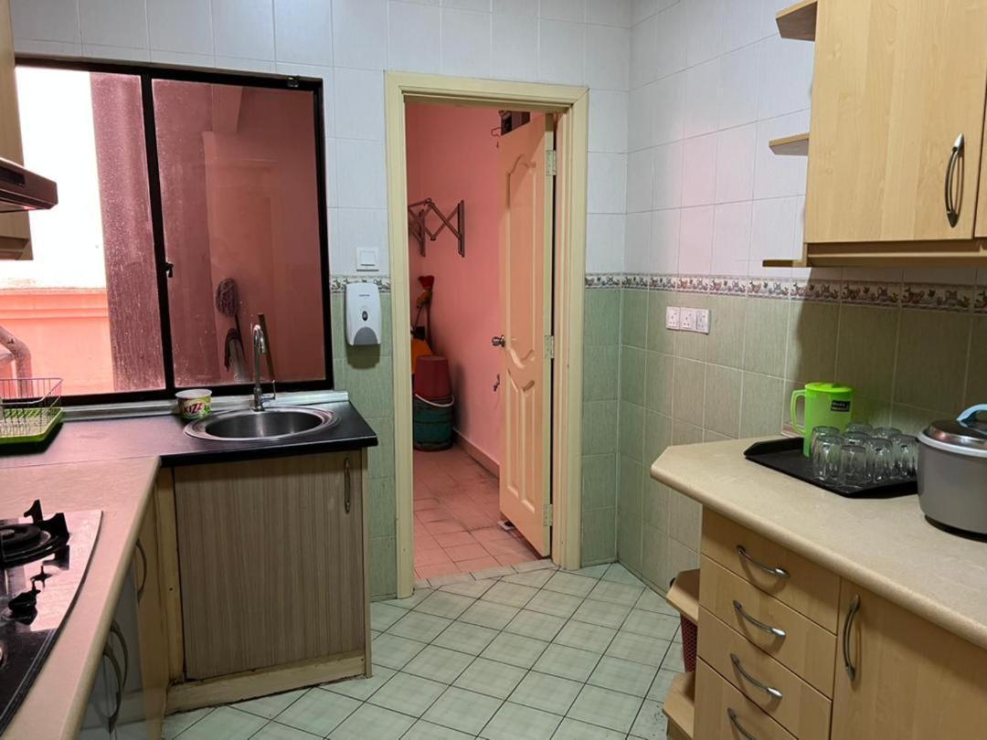 Marina Court Vacation Home 3 Bedrooms - Kota Kinabalu Luaran gambar