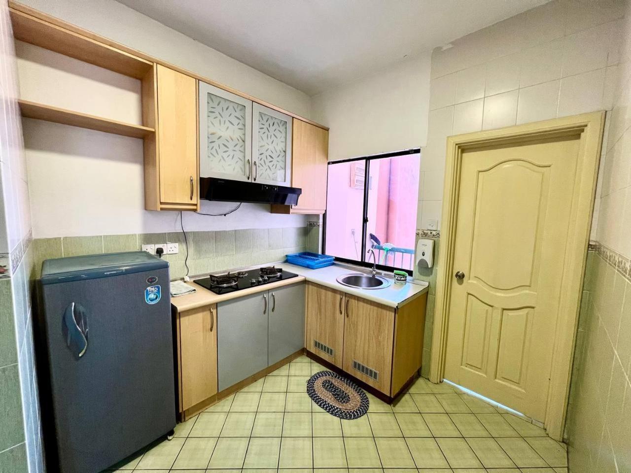 Marina Court Vacation Home 3 Bedrooms - Kota Kinabalu Luaran gambar