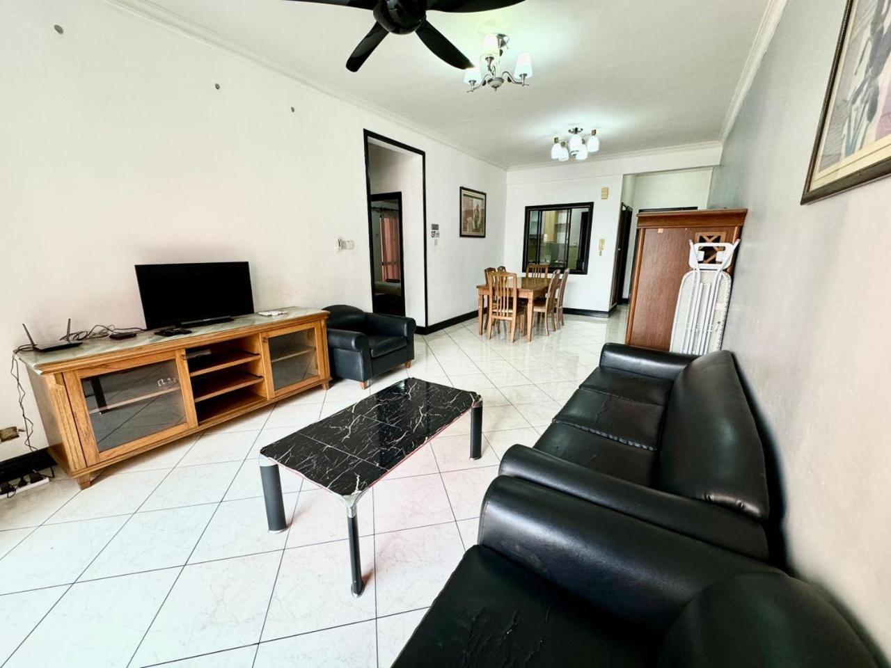 Marina Court Vacation Home 3 Bedrooms - Kota Kinabalu Luaran gambar